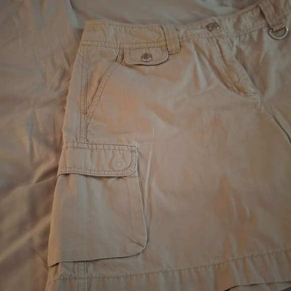 Jones New York Sport Women's Tan Casual Cargo Shorts - Picture 4 of 9